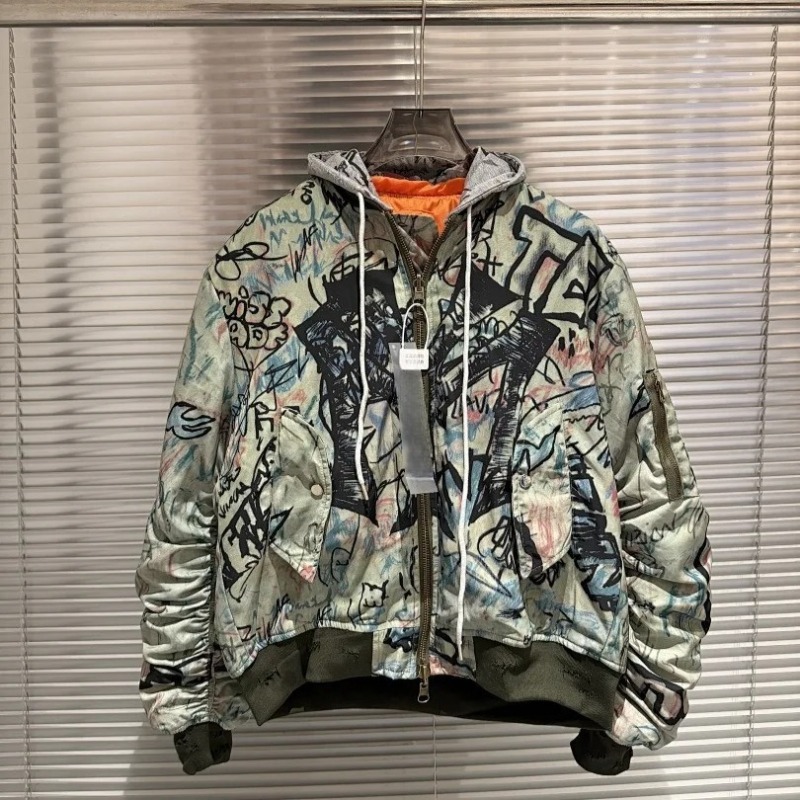 Bomber Jacket Men - 26 SS แจ็คเก็ตนักบินลายกราฟฟิตี้ศิลปะใต้ดินลอนดอน ผ้าซีดจาง ดีไซน์หลวม ทรงครอป