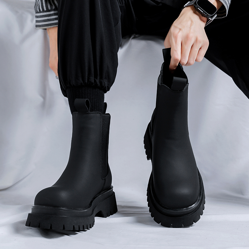 รองเท้าบูทหุ้มข้อสูงสีดำรุ่นปี - Chelsea Boots Men บทวิจารณ์และราคา
